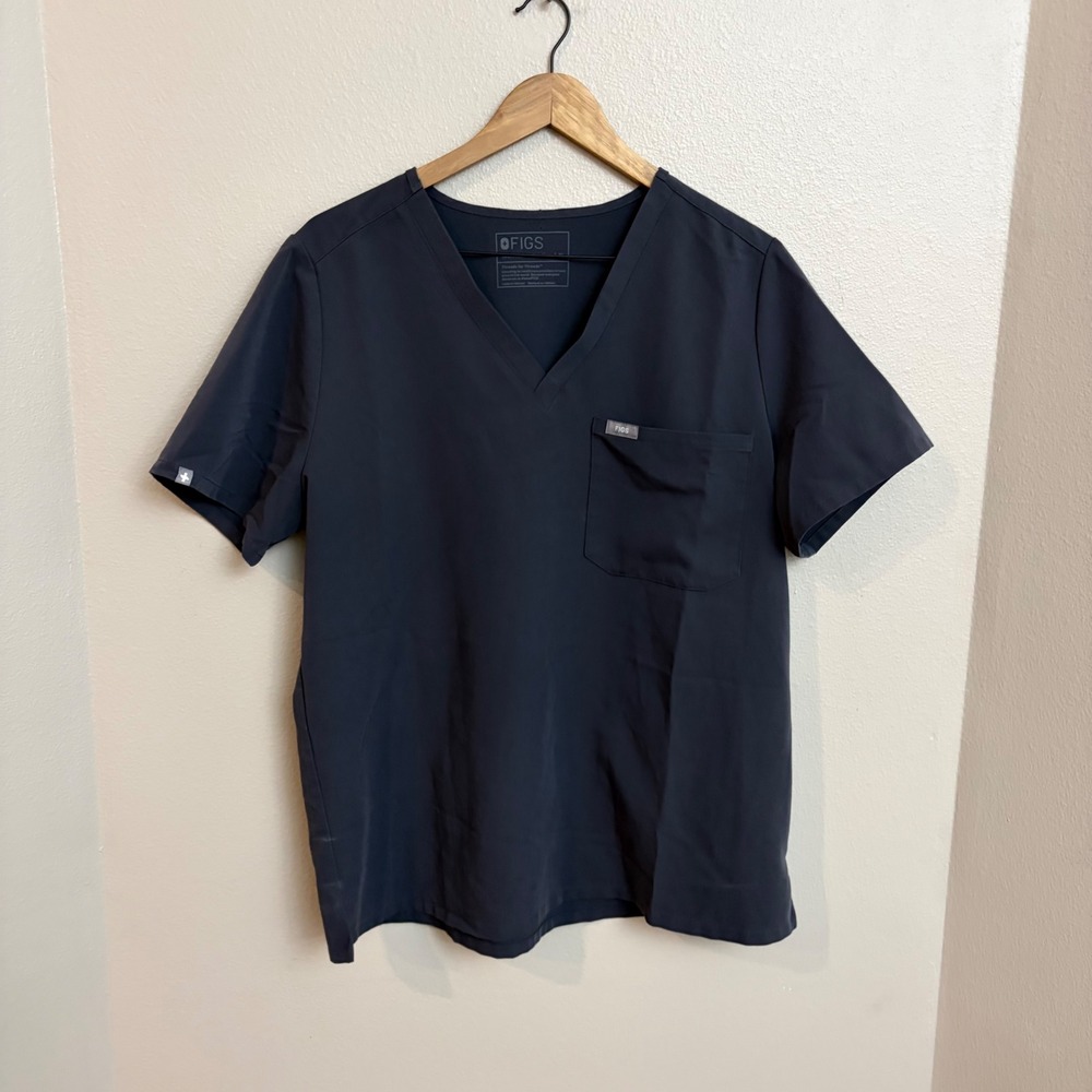 FIGS Women's V-Neck Scrub Top in Black